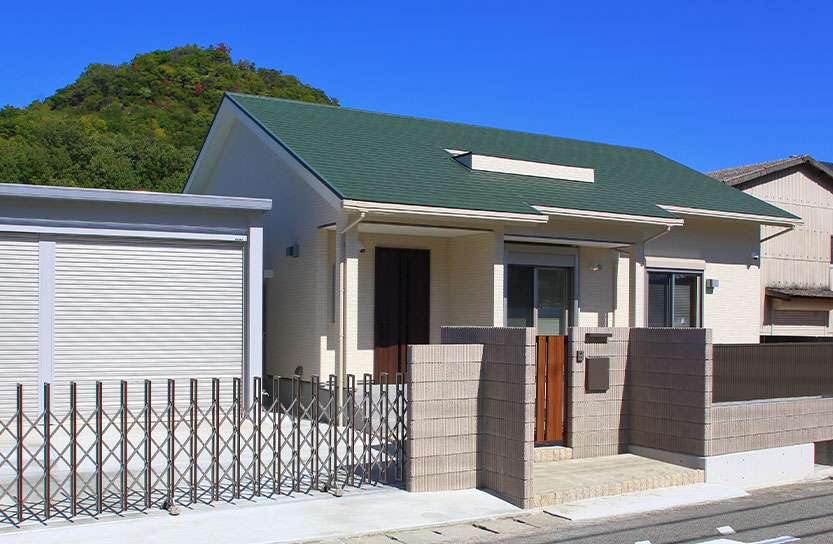 農業用倉庫を兼ね備えた高断熱な農家住宅